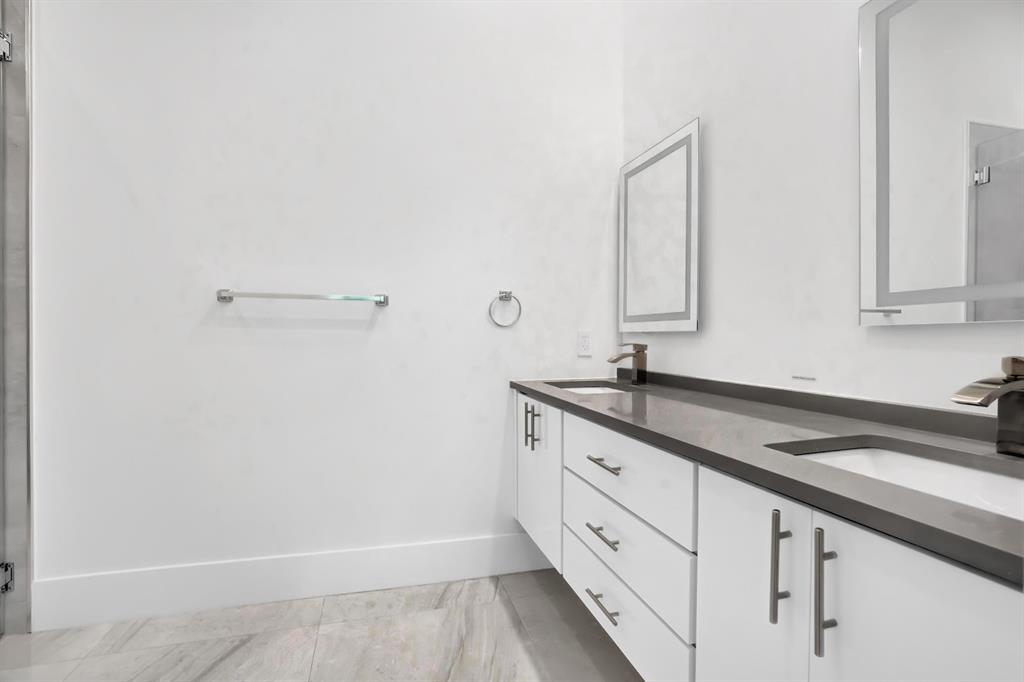 2517 Oceanview Avenue