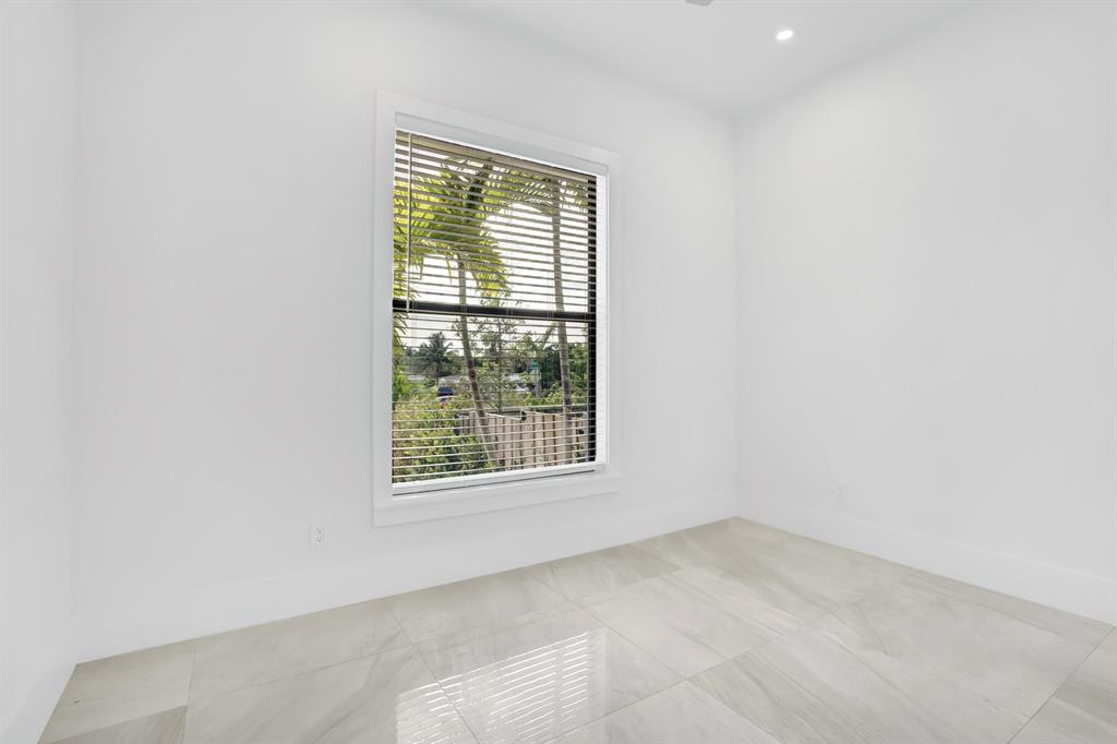 2517 Oceanview Avenue