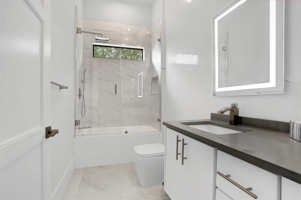 2517 Oceanview Avenue