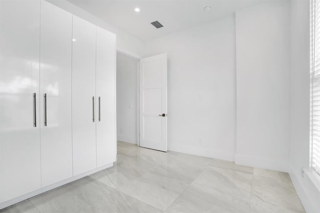 2517 Oceanview Avenue