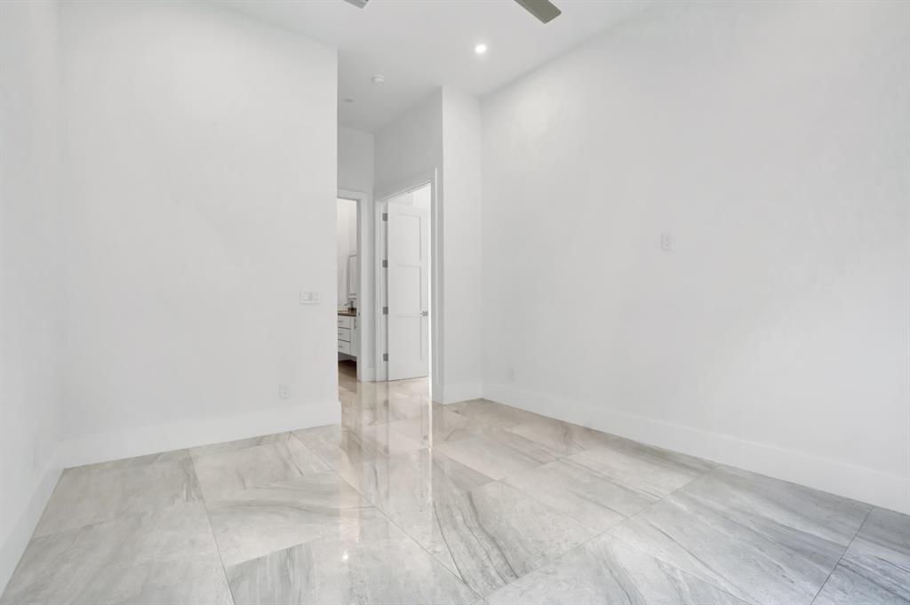 2517 Oceanview Avenue