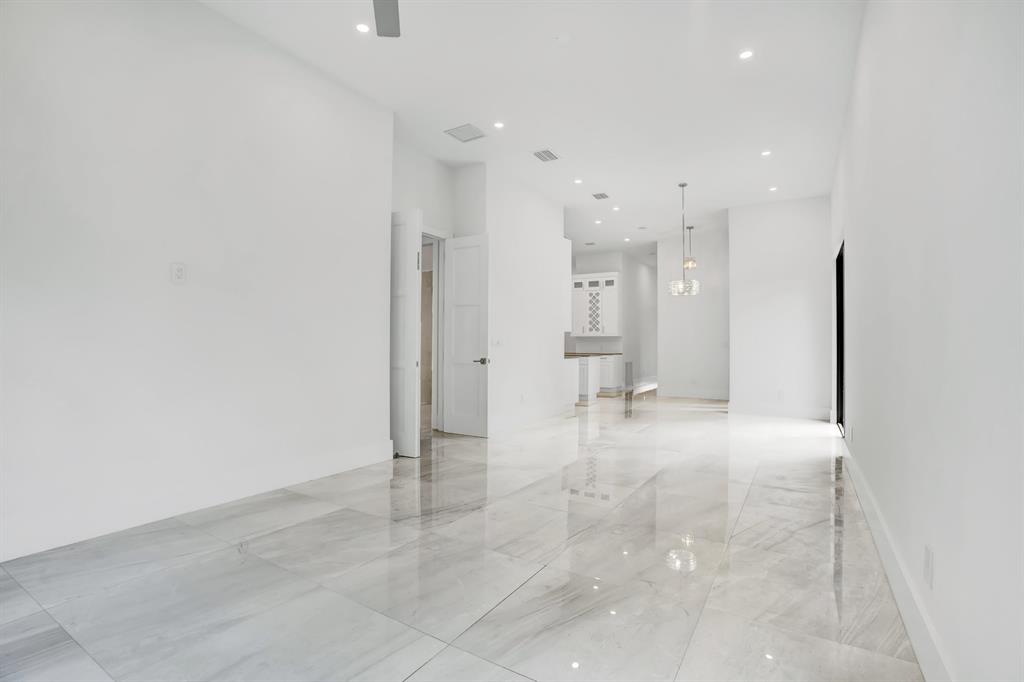 2517 Oceanview Avenue