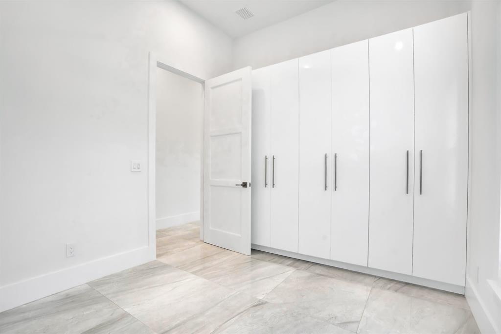 2517 Oceanview Avenue