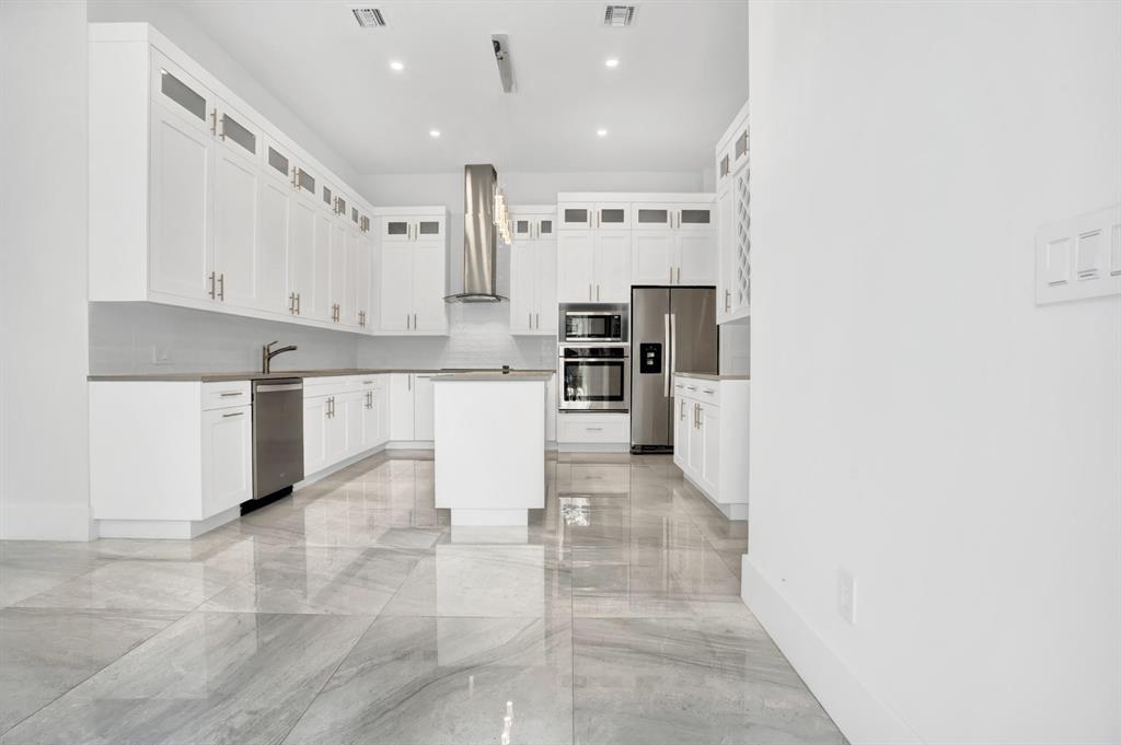 2517 Oceanview Avenue