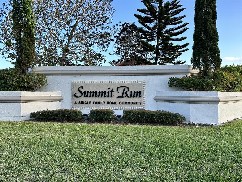 1490 Summit Run Circle