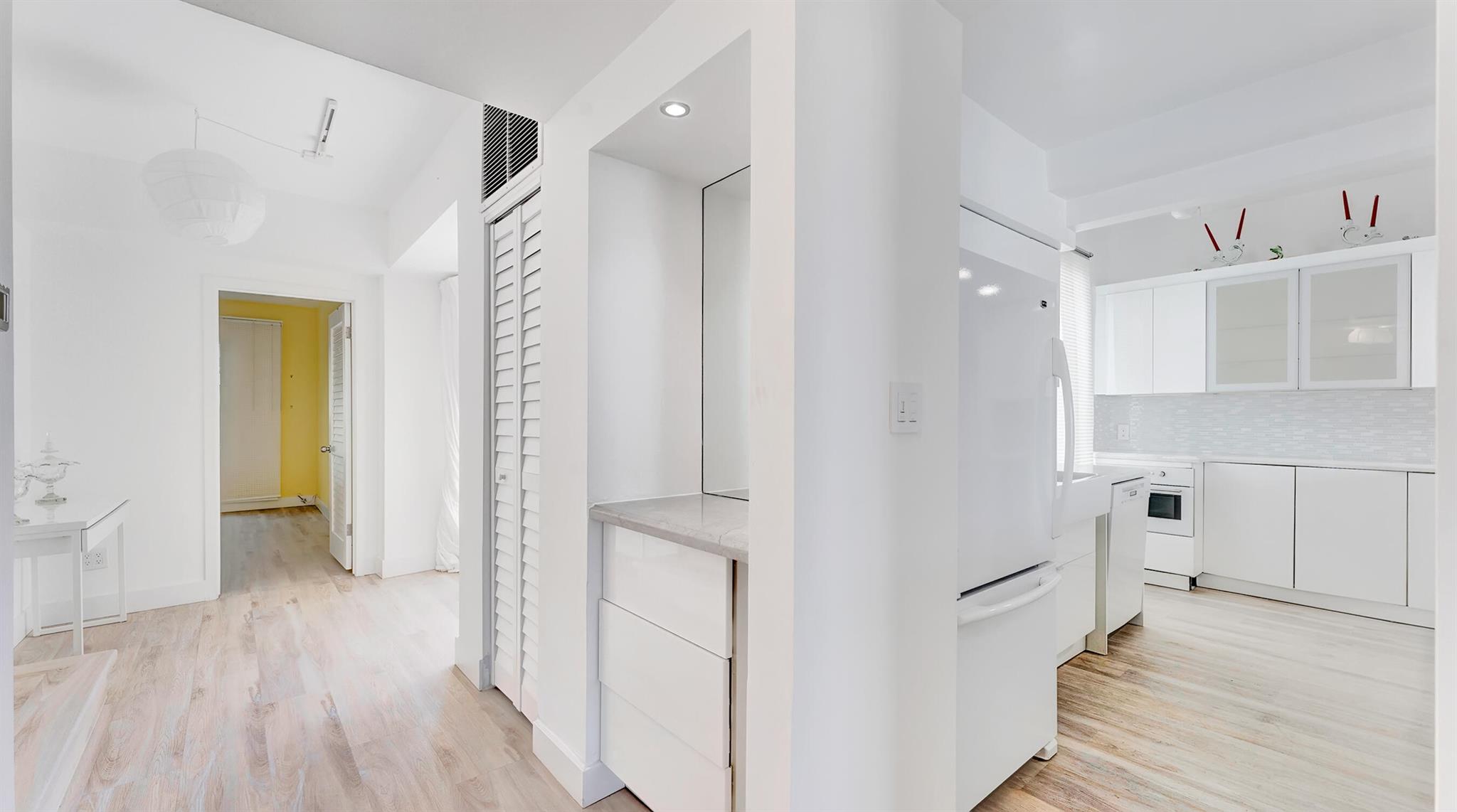 830 Greensward Court Unit: 209-H