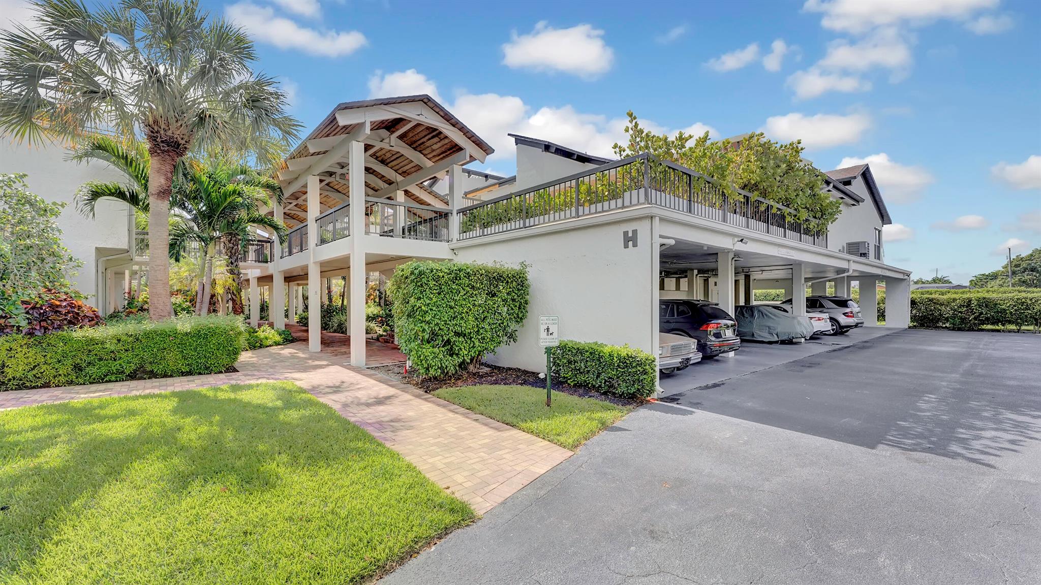 830 Greensward Court Unit: 209-H