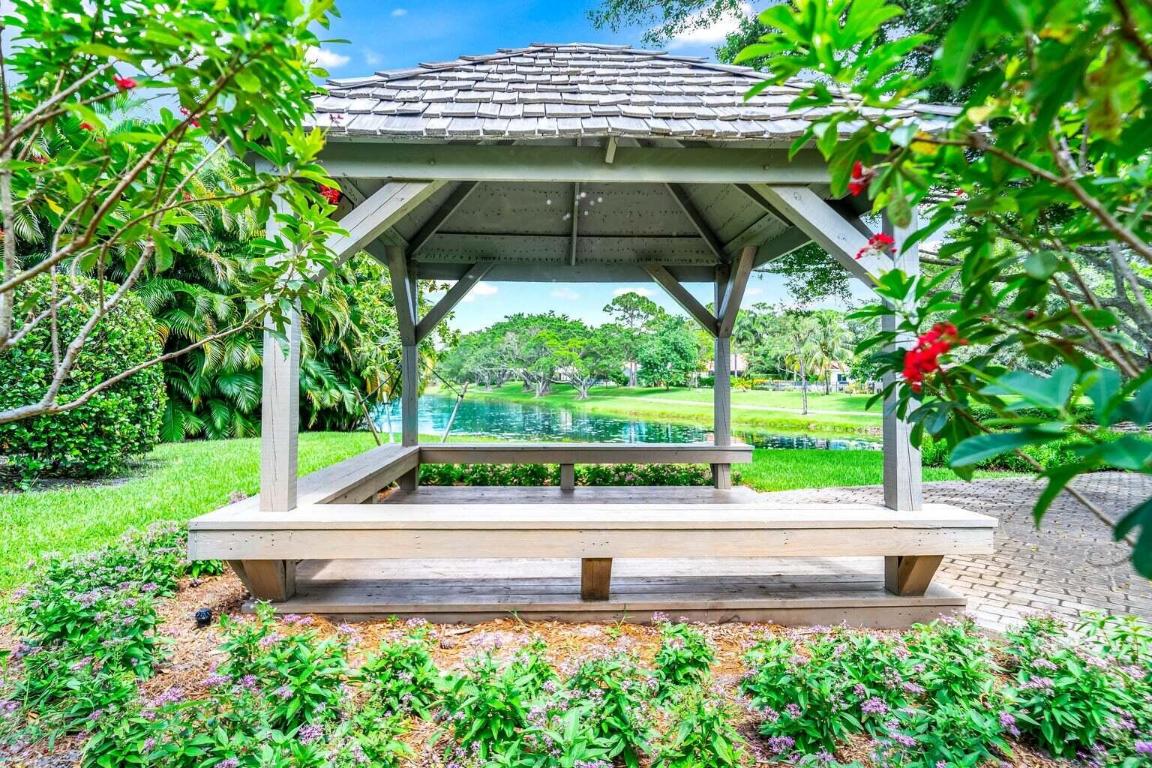 3416 Pine Haven Circle