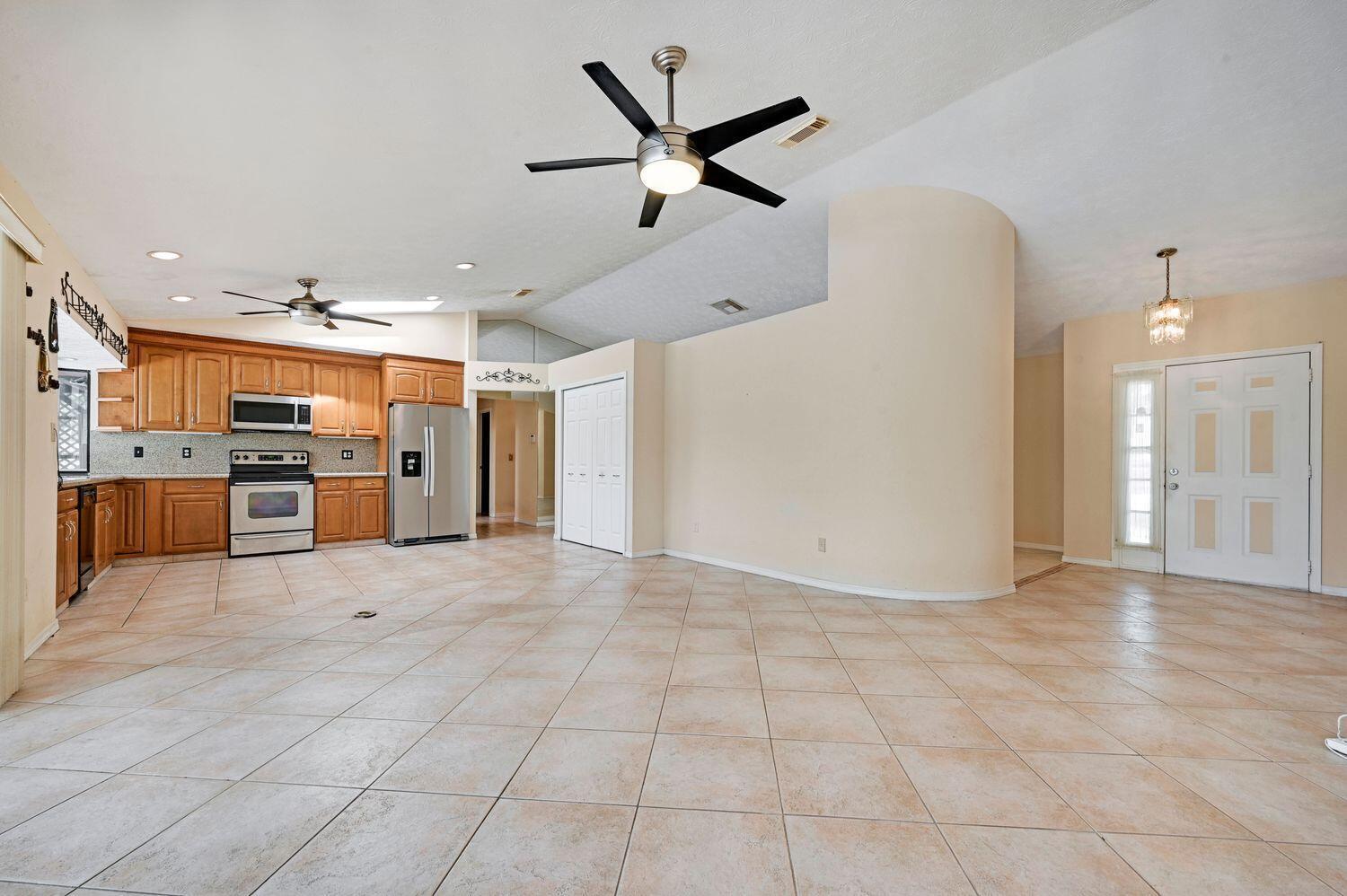 350 NE Gulfstream Avenue