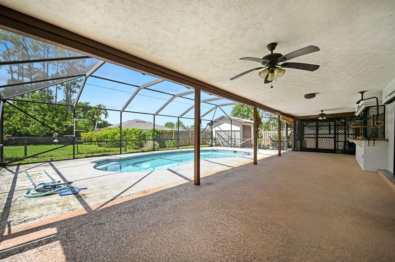 350 NE Gulfstream Avenue