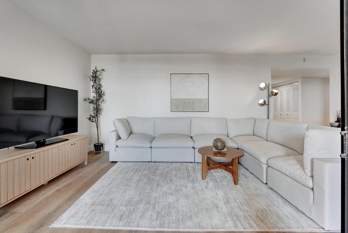 500 Egret Circle Unit: 8503