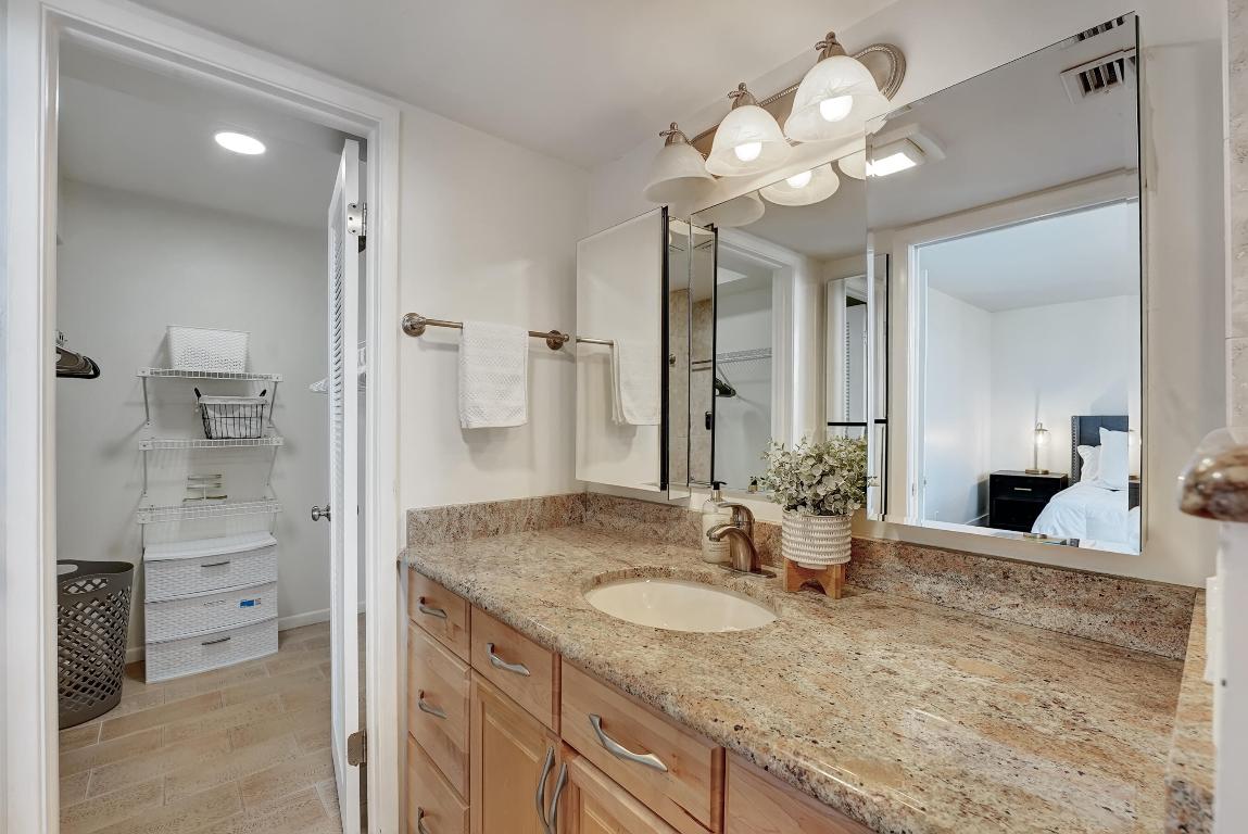 500 Egret Circle Unit: 8503