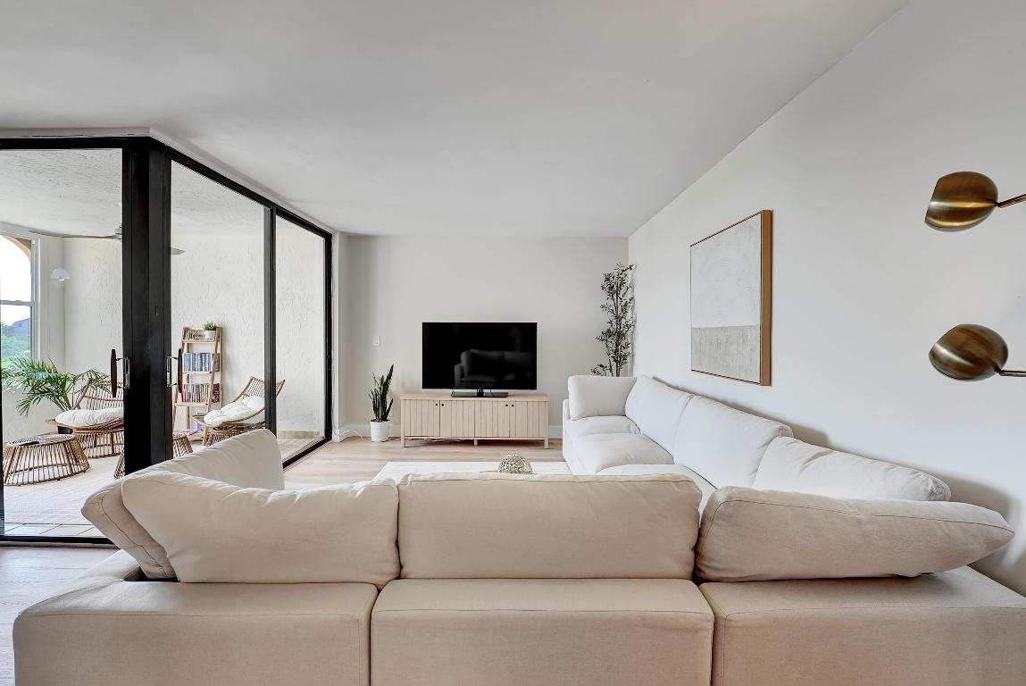 500 Egret Circle Unit: 8503