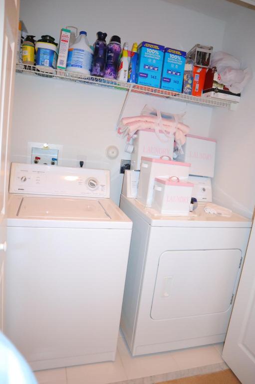 9712 Porta Leona Lane