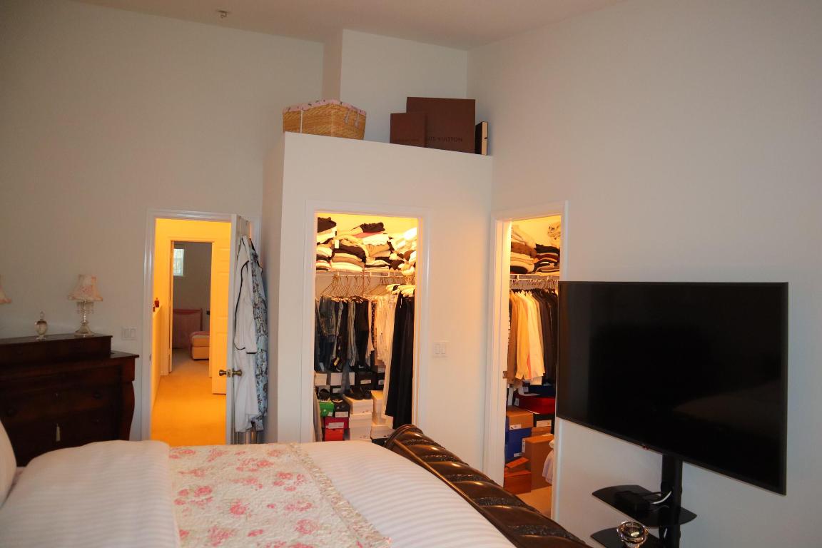 9712 Porta Leona Lane