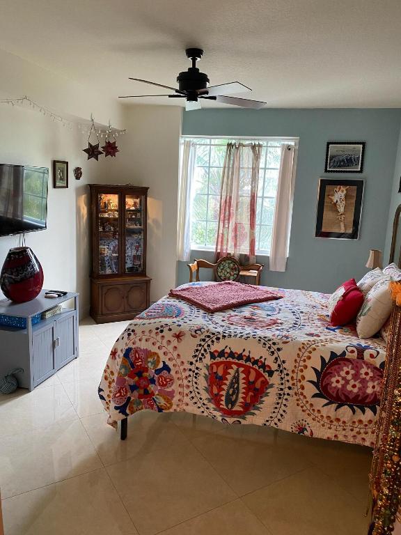 255 NE 3rd Avenue Unit: 405