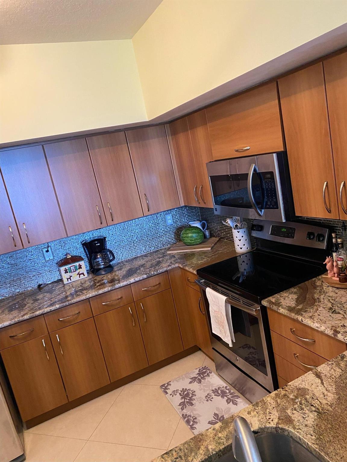 255 NE 3rd Avenue Unit: 405