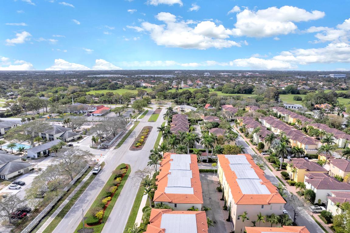 56 Via Floresta Drive