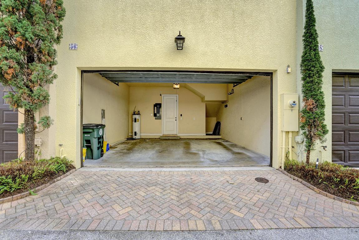 56 Via Floresta Drive