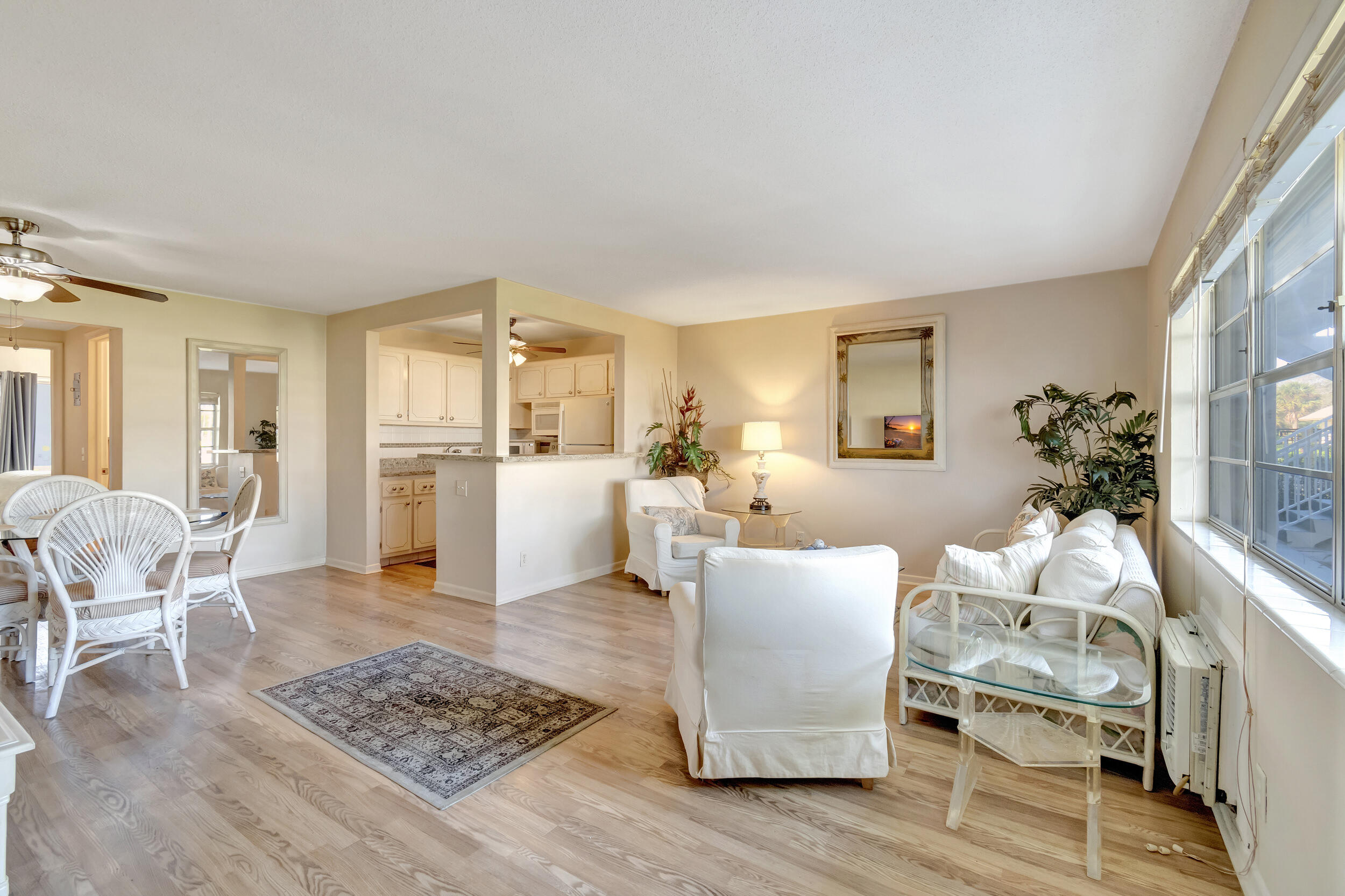 580 Horizons W Unit: 103