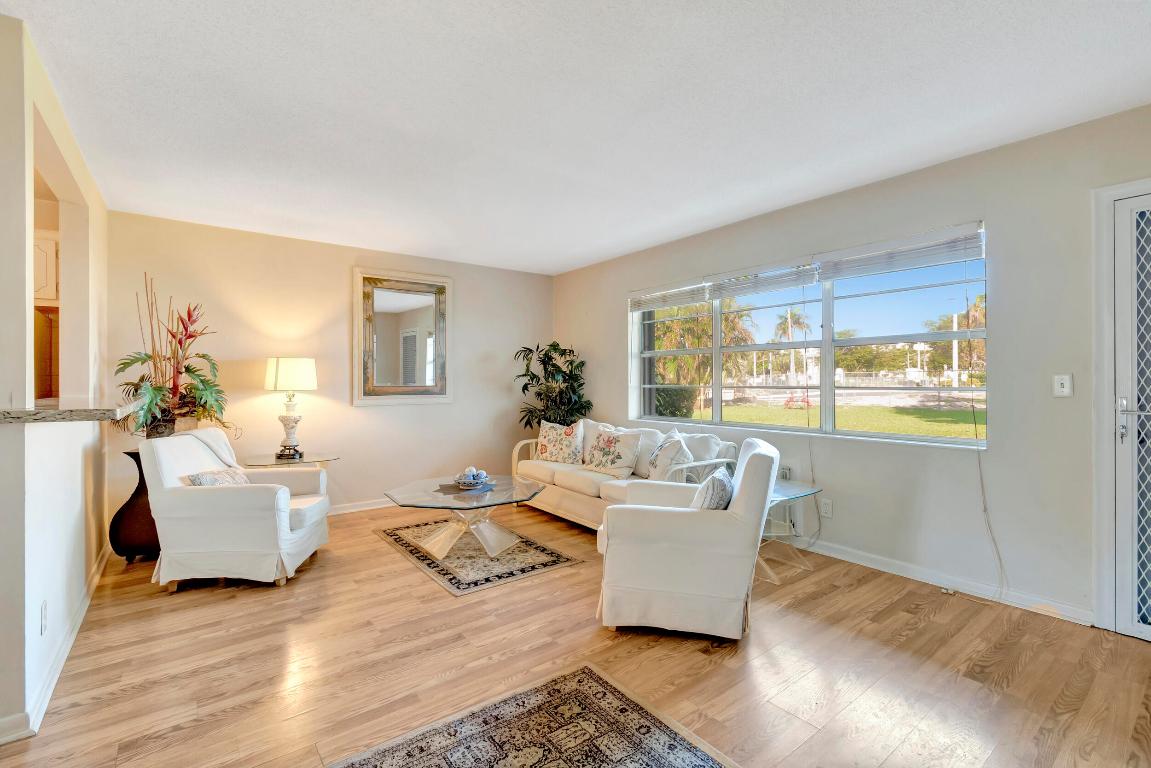 580 Horizons W Unit: 103