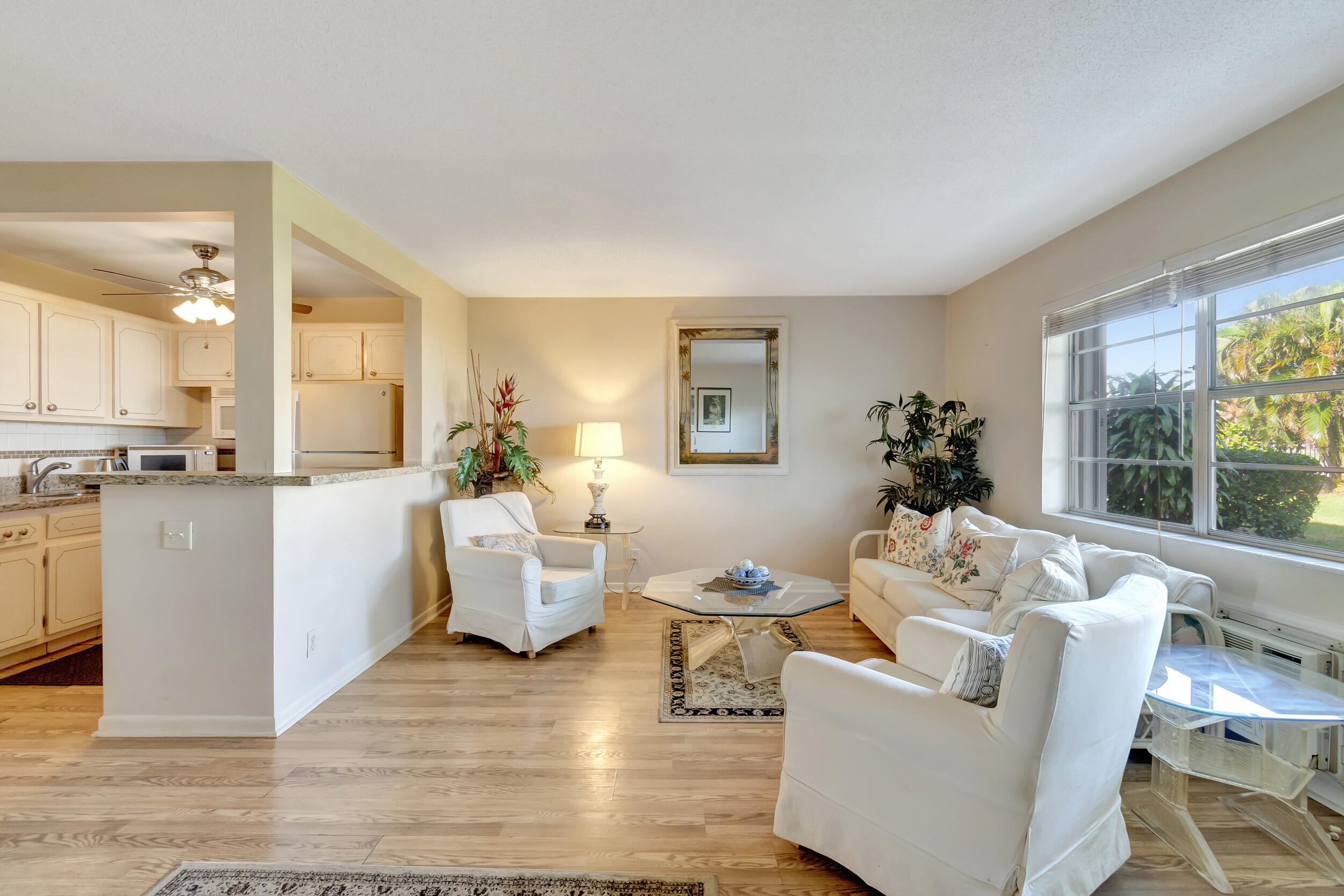 580 Horizons W Unit: 103