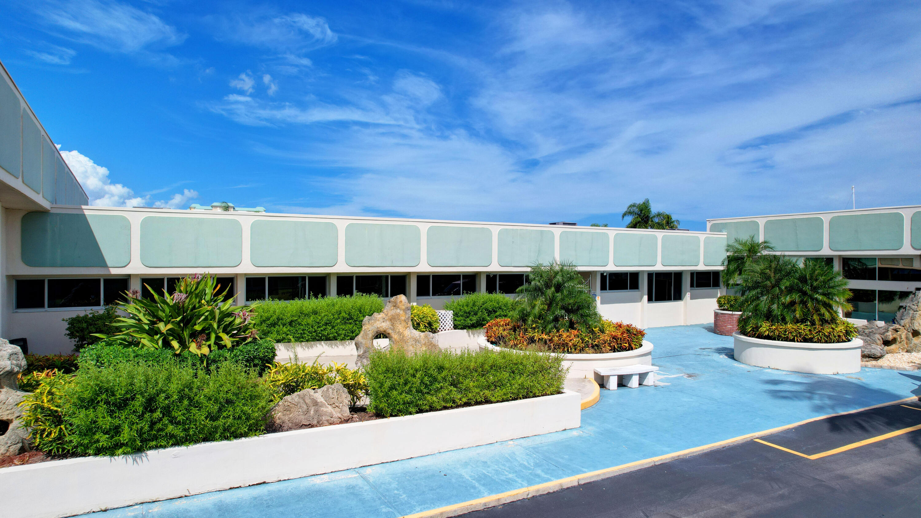 580 Horizons W Unit: 103