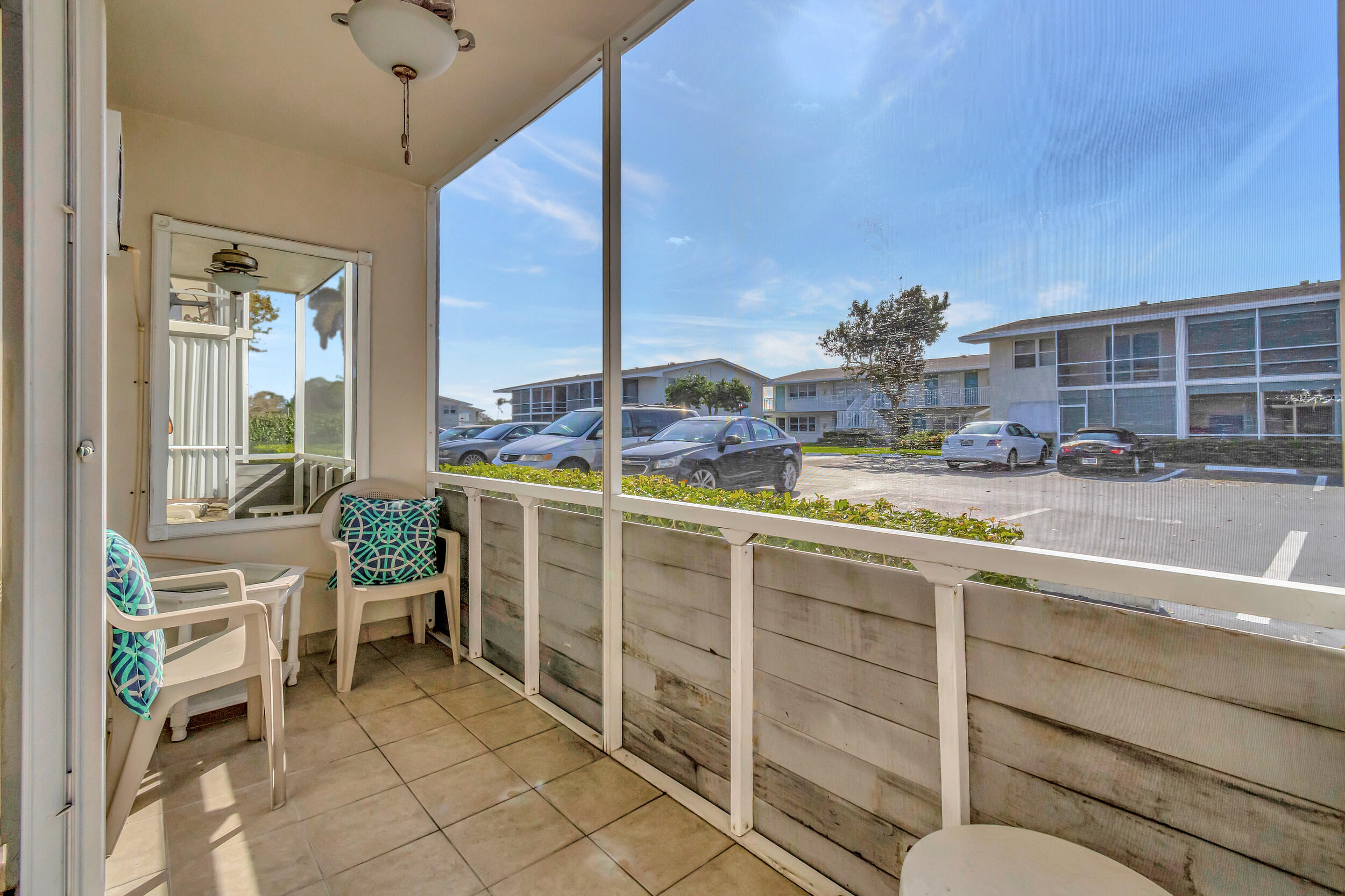 580 Horizons W Unit: 103