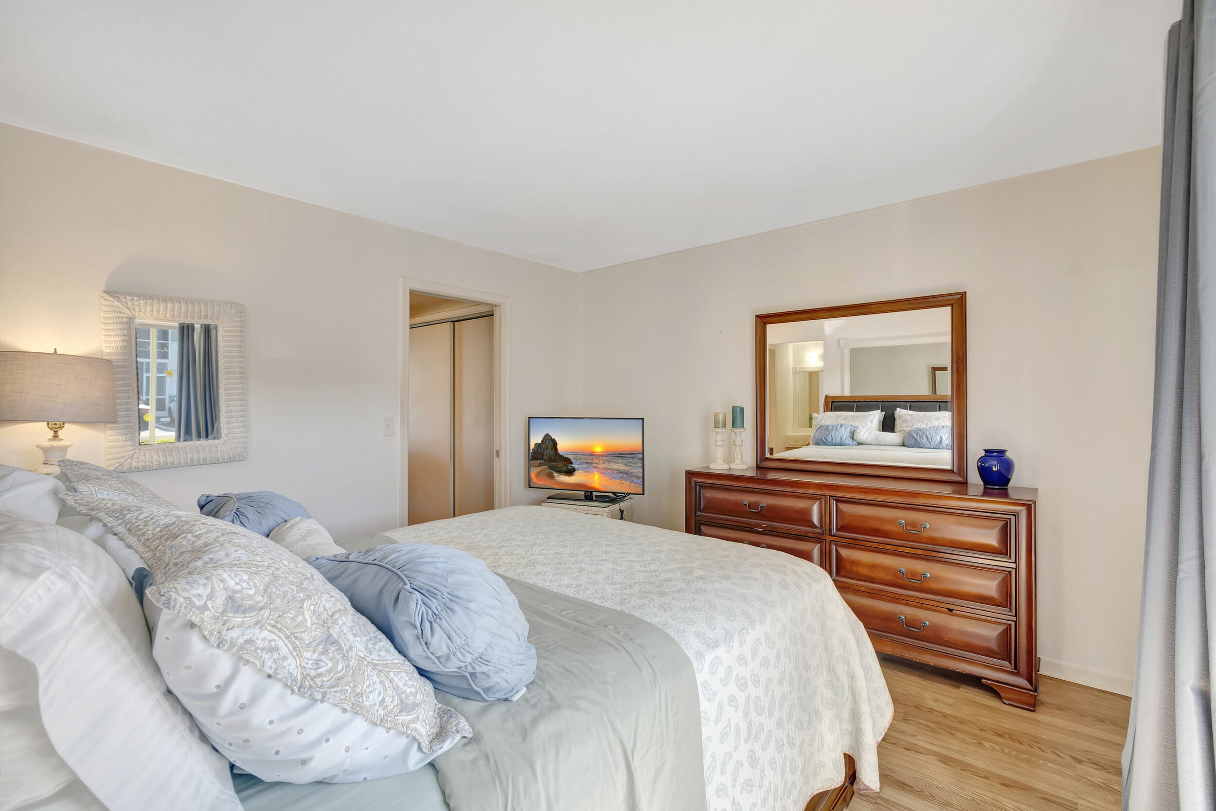 580 Horizons W Unit: 103