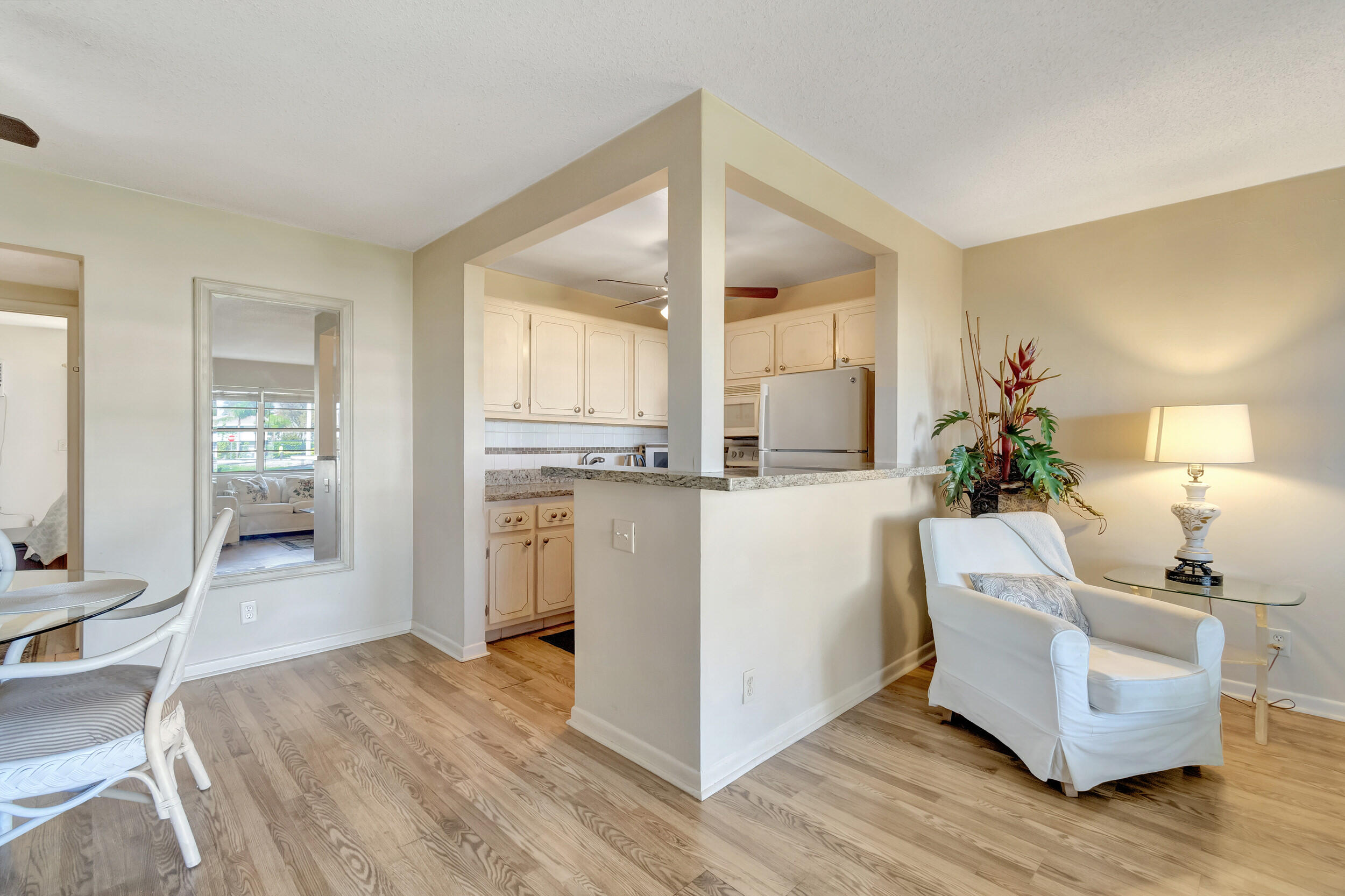 580 Horizons W Unit: 103