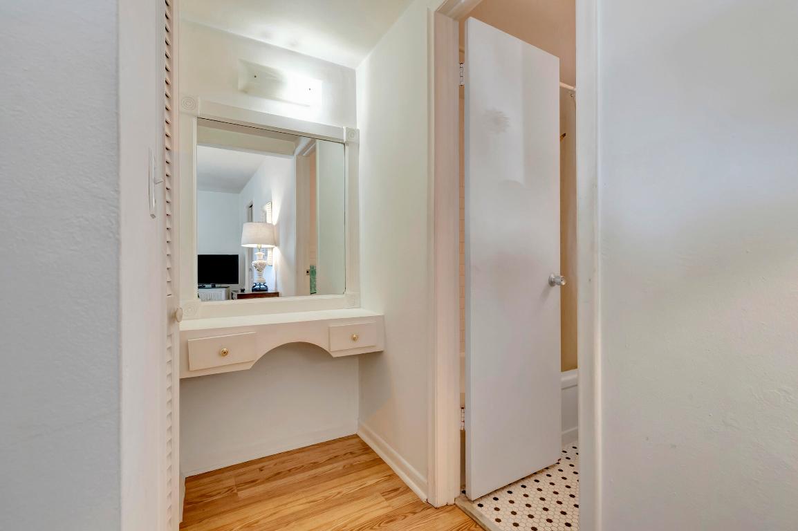 580 Horizons W Unit: 103