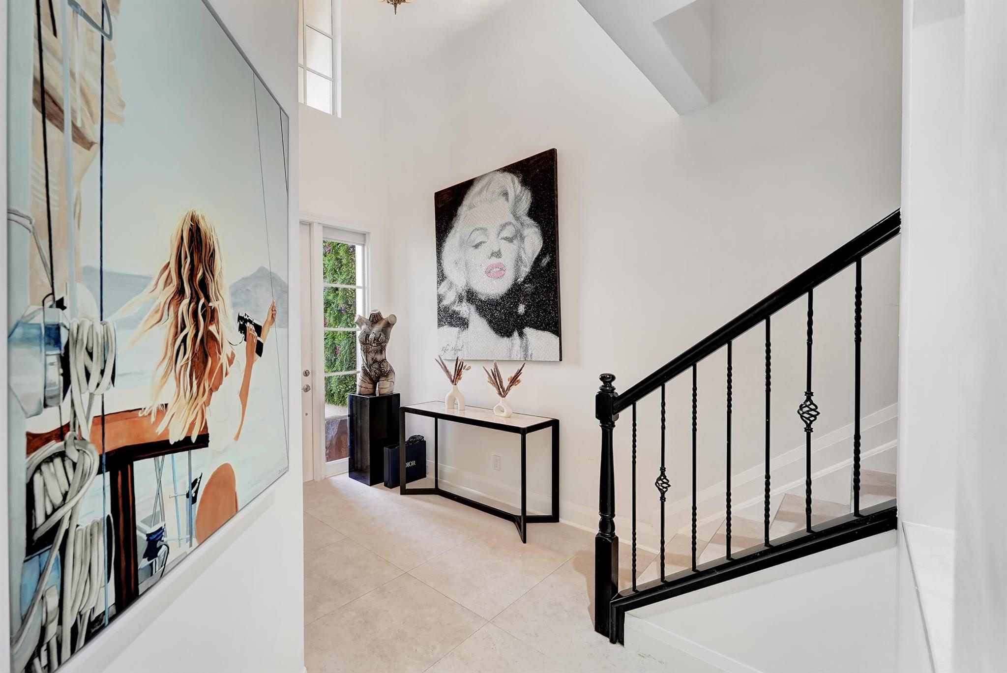 612 NE Rossetti Lane