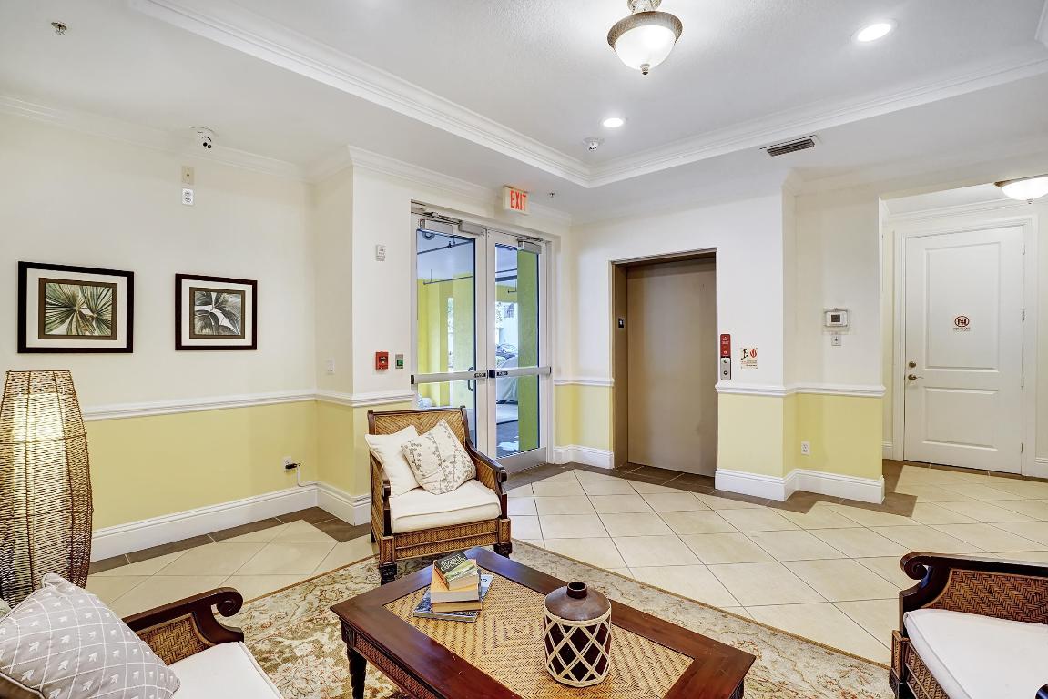 226 N Latitude Circle Unit: 301