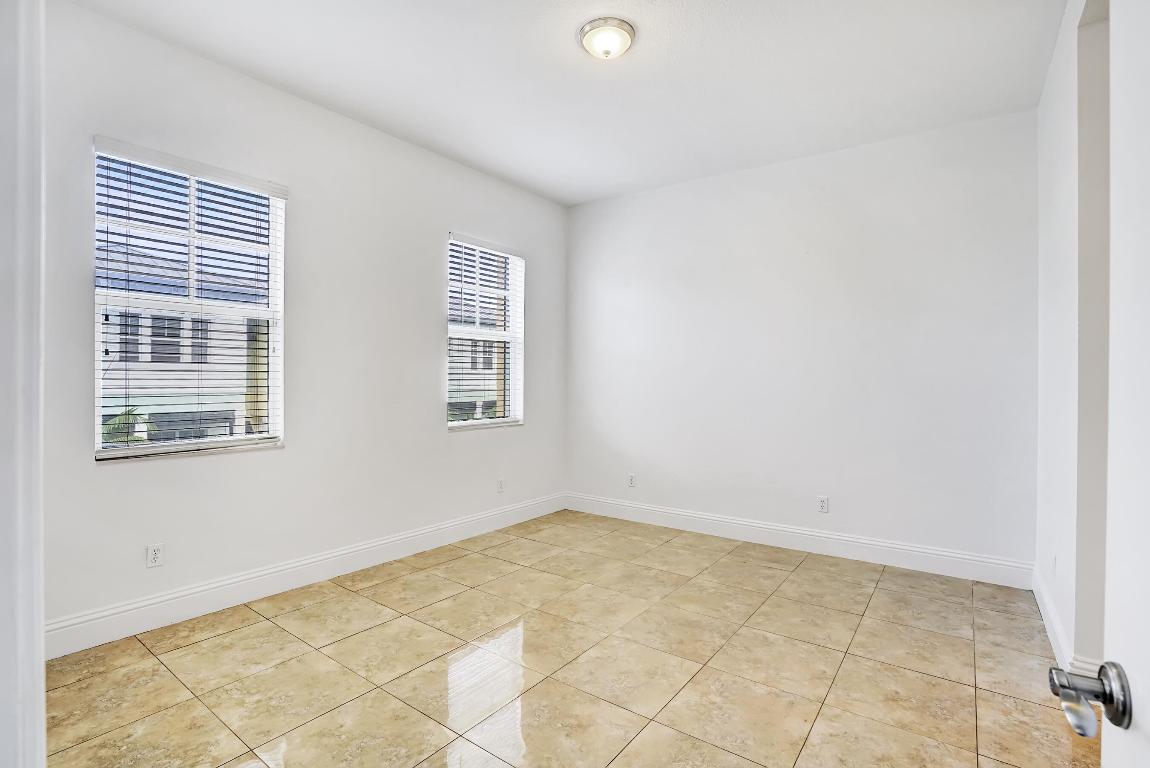 226 N Latitude Circle Unit: 301