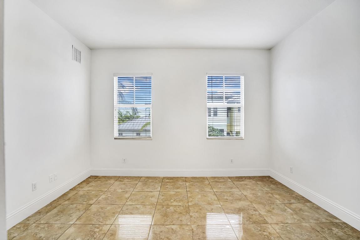 226 N Latitude Circle Unit: 301