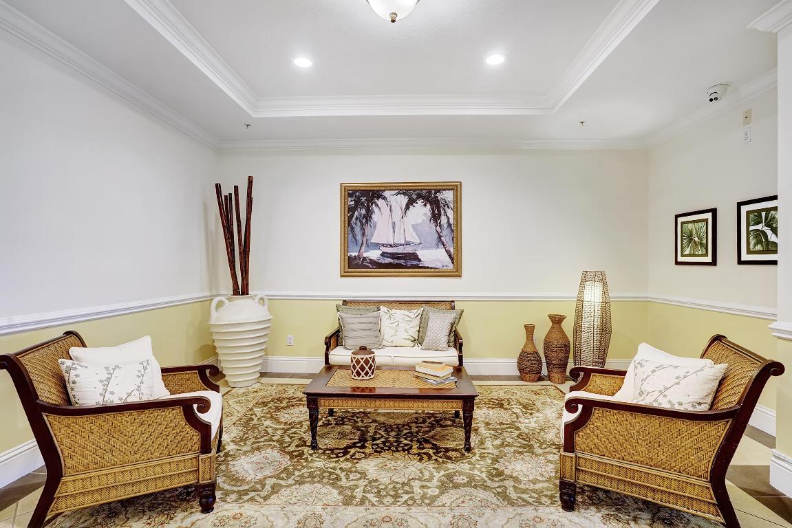 226 N Latitude Circle Unit: 301