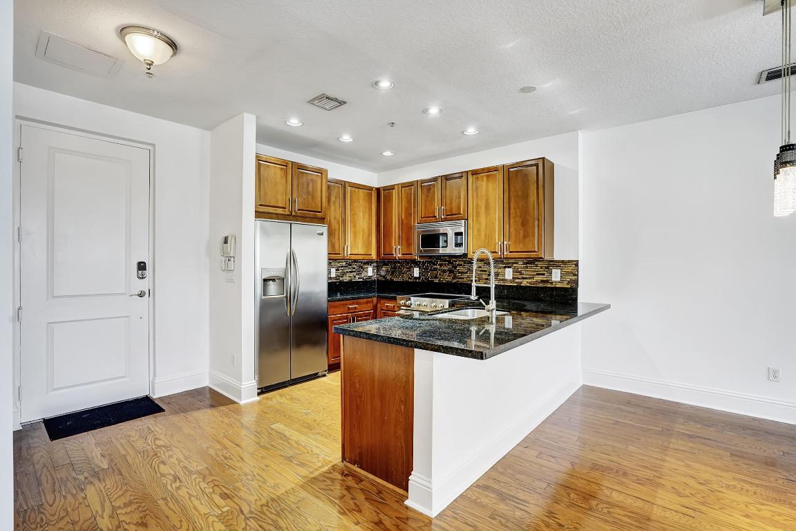 226 N Latitude Circle Unit: 301