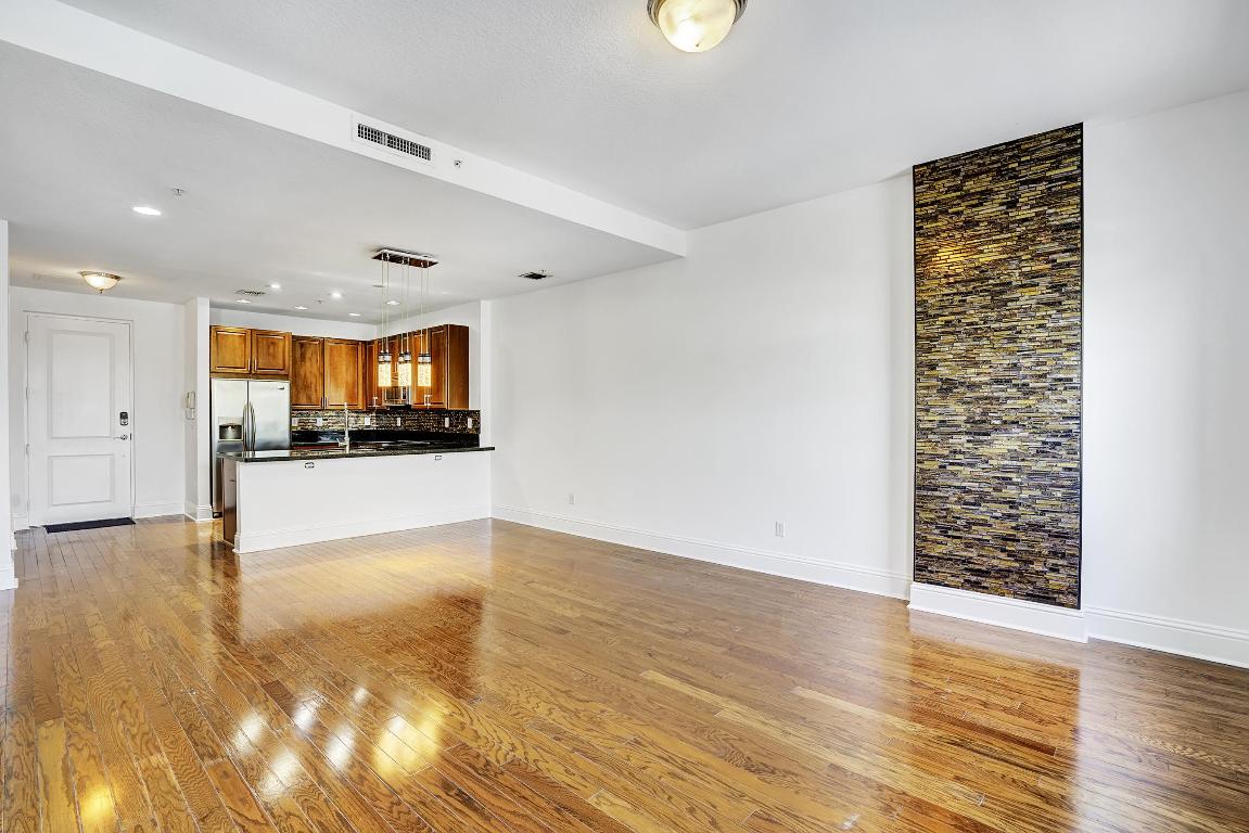 226 N Latitude Circle Unit: 301