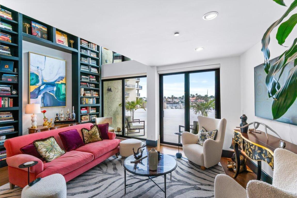 1035 S Federal Highway Unit: 210