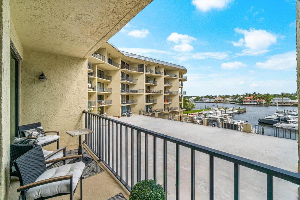 1035 S Federal Highway Unit: 210