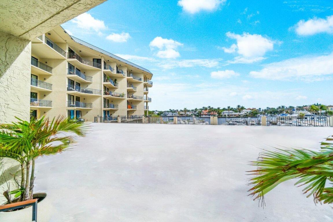 1035 S Federal Highway Unit: 210