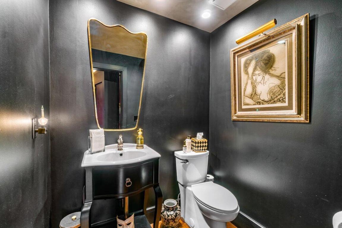 1035 S Federal Highway Unit: 210