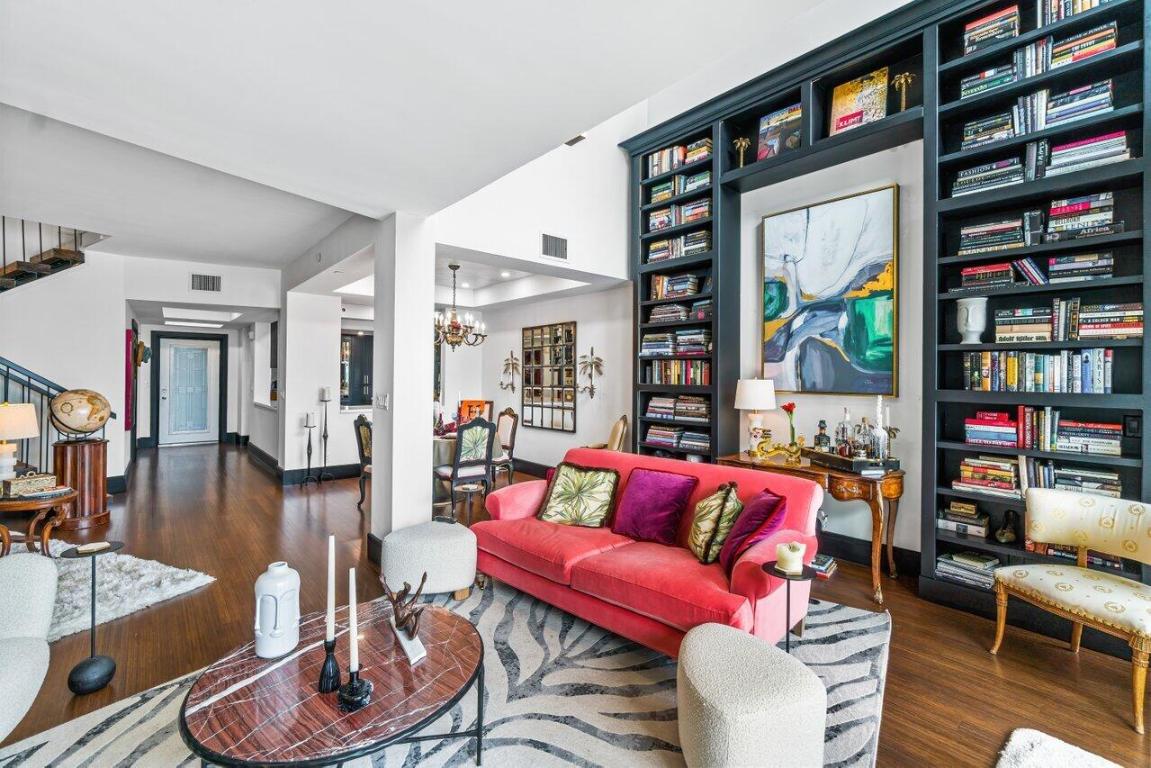 1035 S Federal Highway Unit: 210