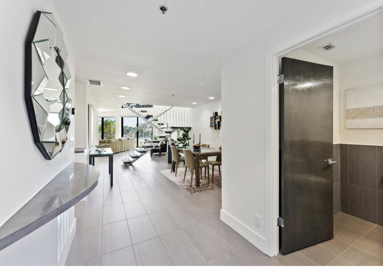 1035 S Federal Highway Highway Unit: 207