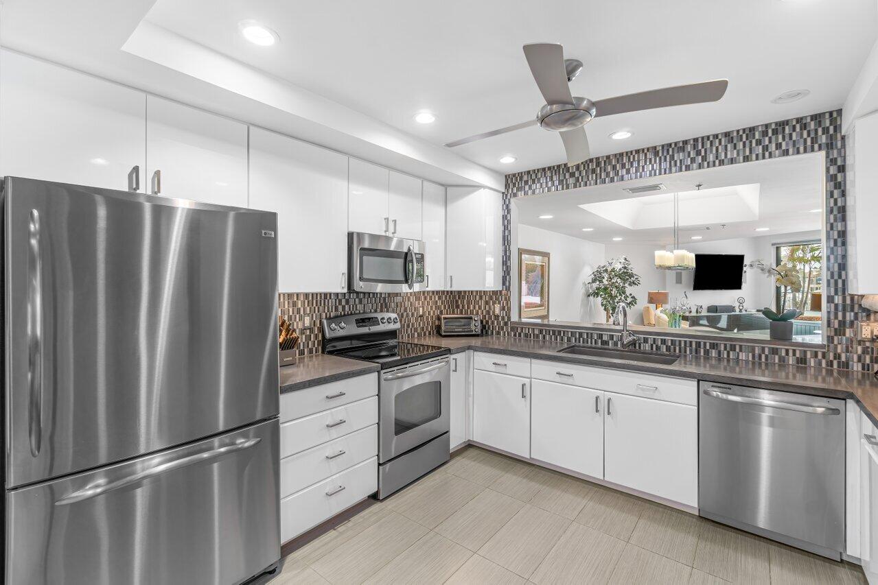 1035 S Federal Highway Highway Unit: 207