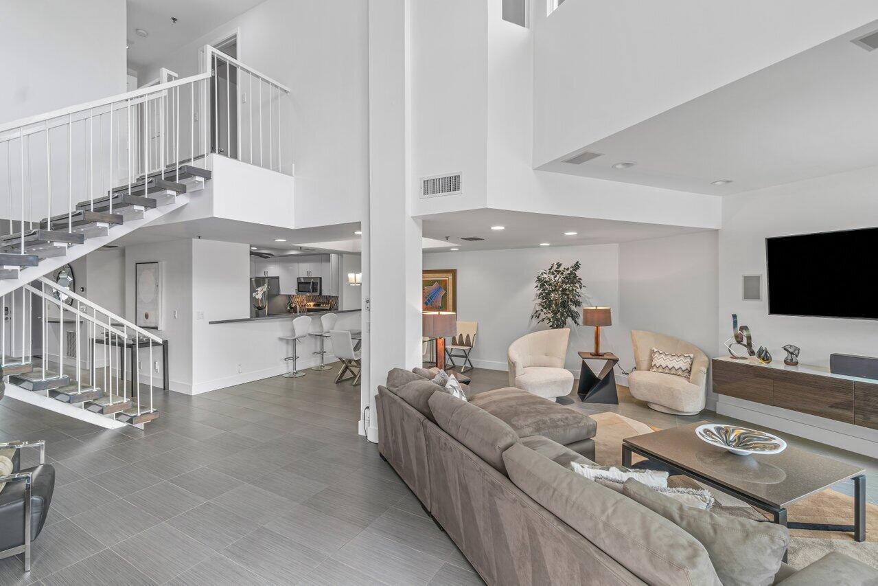 1035 S Federal Highway Highway Unit: 207