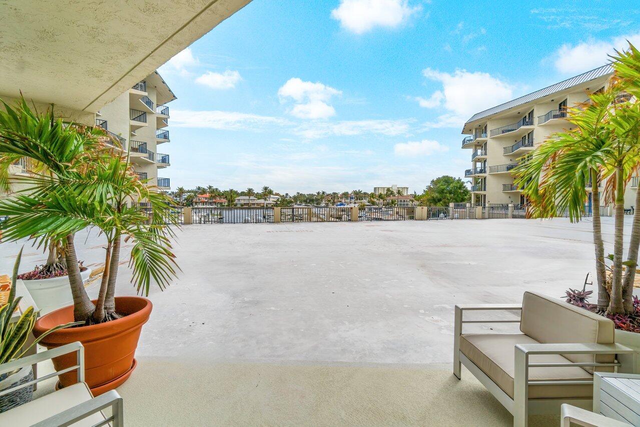 1035 S Federal Highway Highway Unit: 207