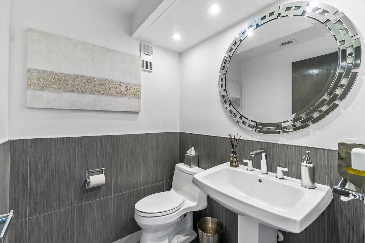 1035 S Federal Highway Highway Unit: 207