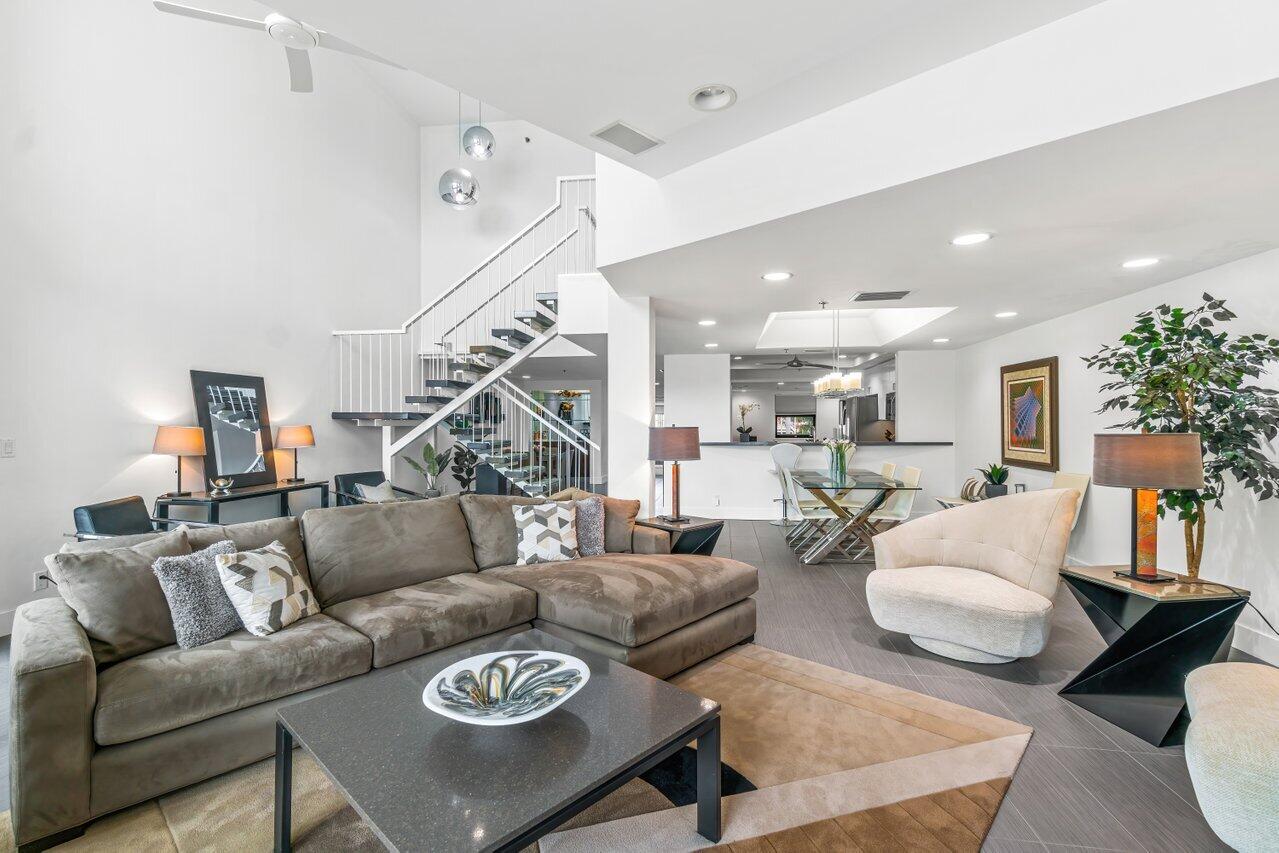 1035 S Federal Highway Highway Unit: 207