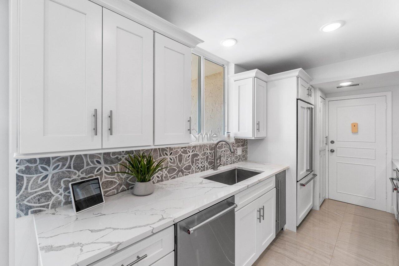 2000 S Ocean Boulevard 406